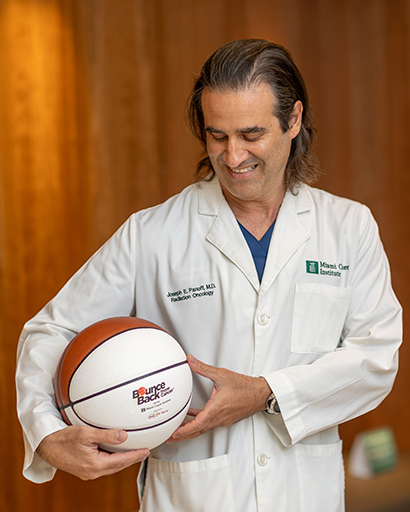 headshot of Doctor Joseph Ezra Pannof, MD, Miami Cancer Institute